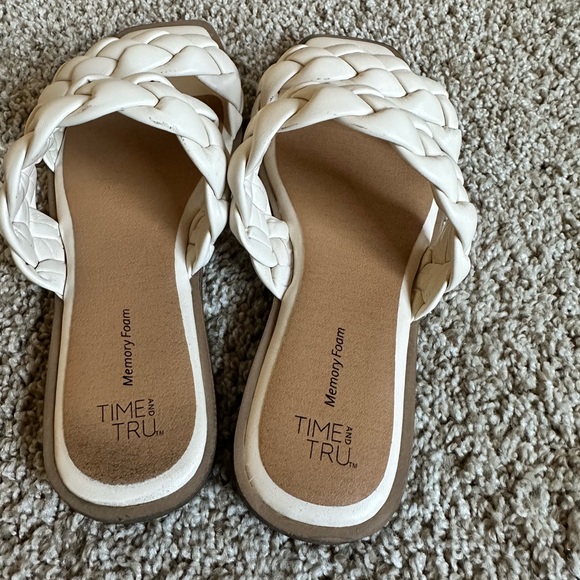 7 wide width - Picture 2 of 2